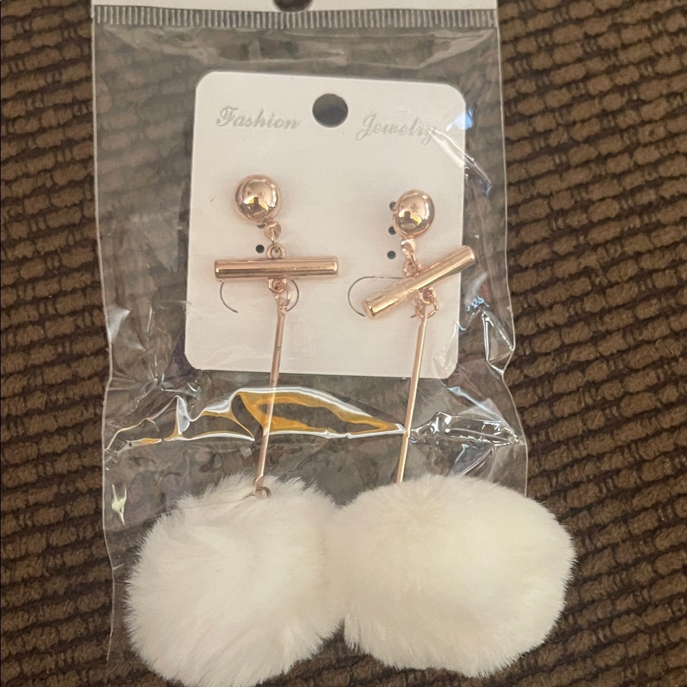 Fashion Jewelry Rose Gold and White Pom Pom Earrings